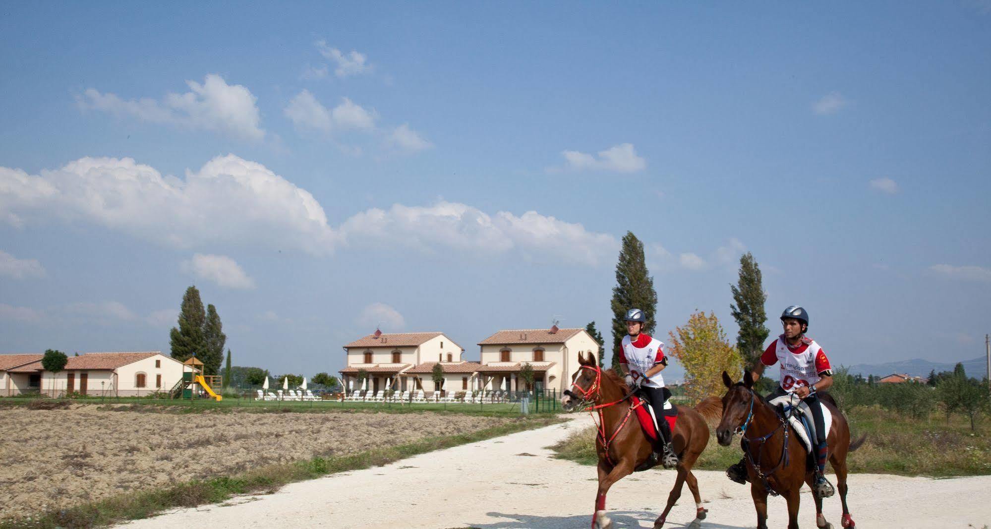 Agriturismo Le Rondini Di Francesco Di Assisi Cannara Exterior foto